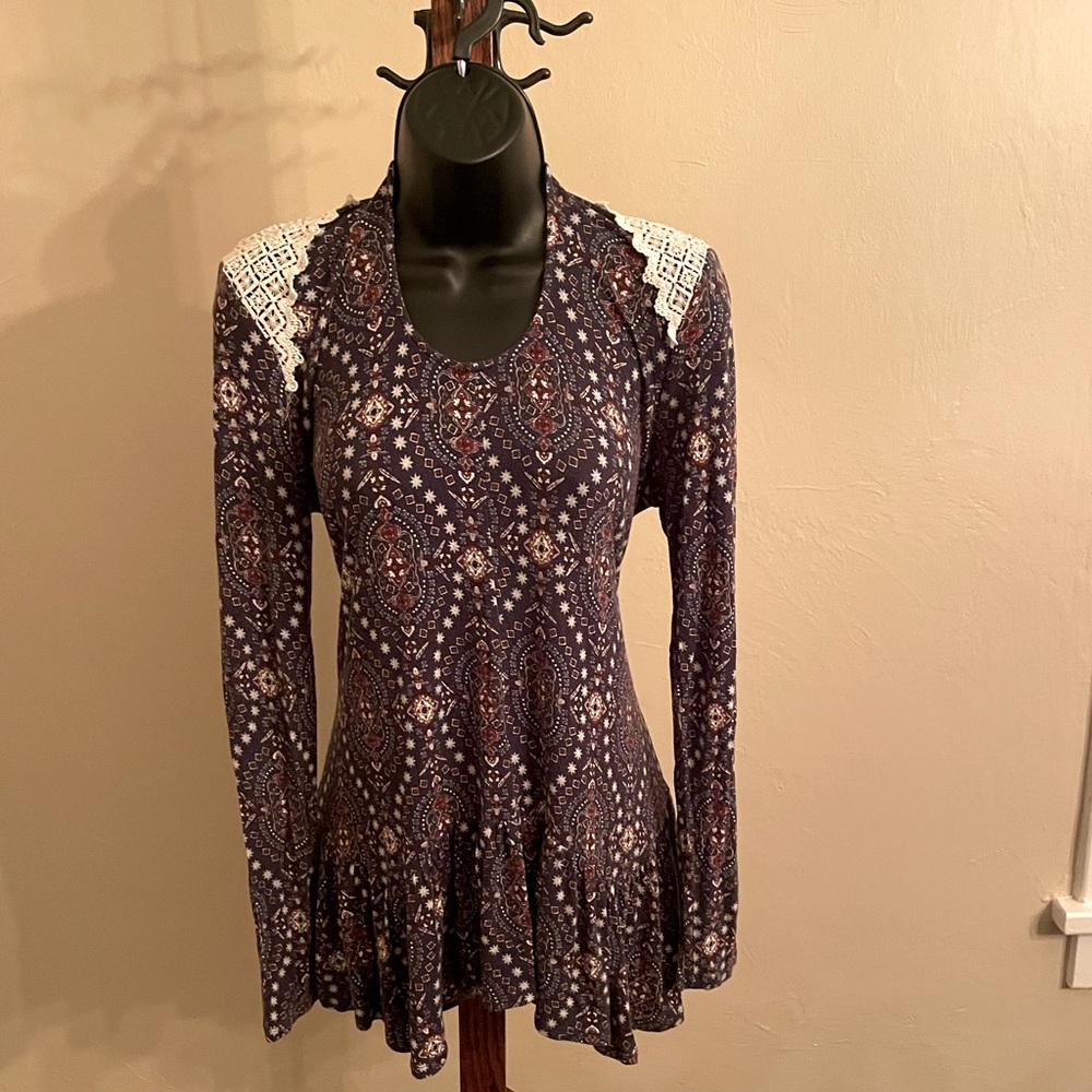 Xhilaration long sleeve shirt